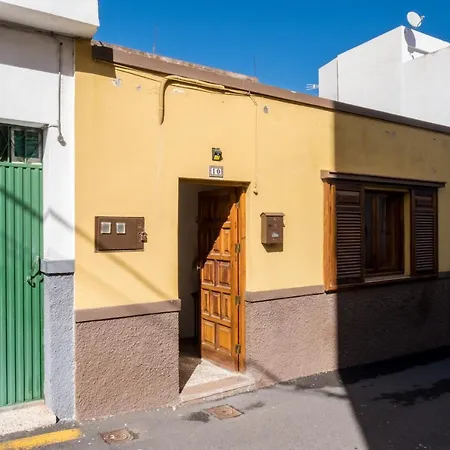 Casa De Las Flores - 3br Sea & Teide Views Terrace بيت للعطل لا أوروتافا